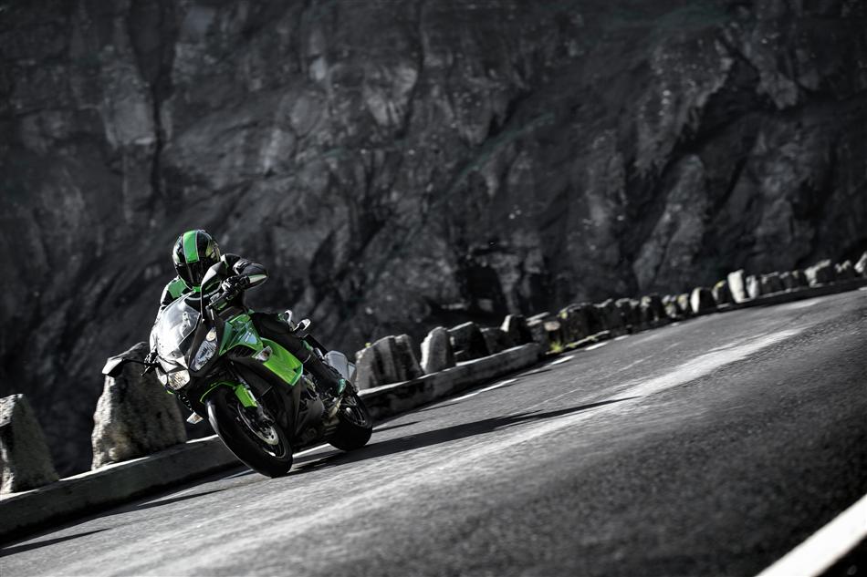 Kawasaki Z1000SX 2015: Hướng đến mục tiêu hoàn thiện hơn